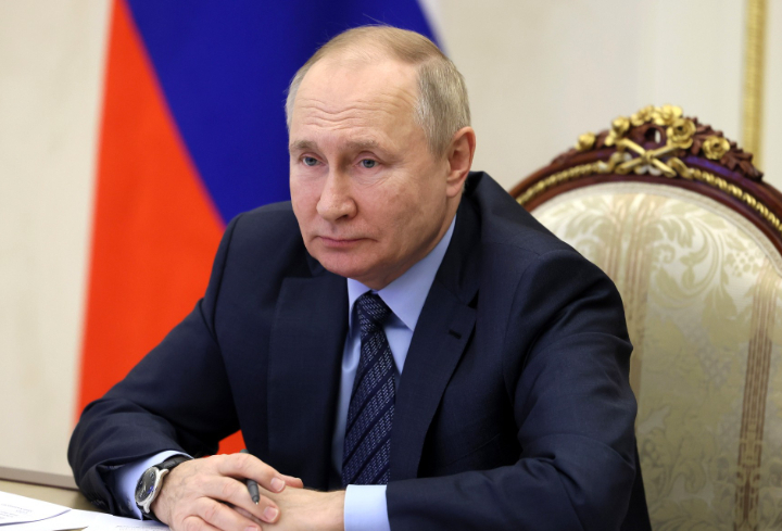 Владимир Путин по видеосвязи поприветствовал открытие фармацевтического производства в Петербурге