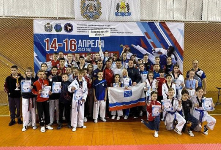Тхэквондисты из Ленобласти завоевали шесть медалей на чемпионате и первенстве СЗФО