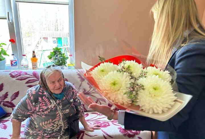 Владимир Путин поздравил с юбилеем 95-летнюю ветерана из Приозерска