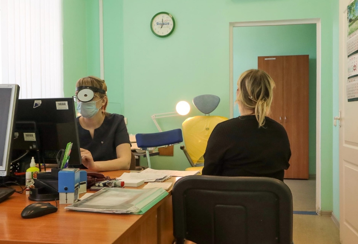 В поликлинике Луги организовали полноценный медосмотр для семей участников СВО