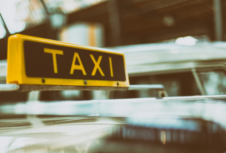 С 1 сентября в Петербурге введут новые единые стандарты для работы такси
