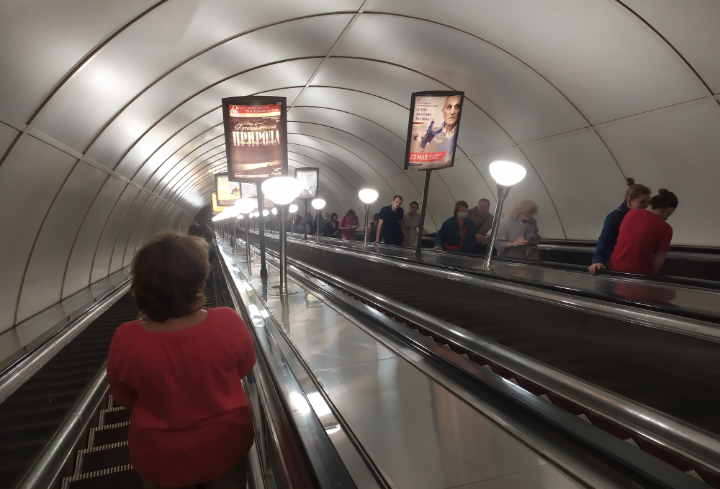 Станцию метро «Московские ворота» в Петербурге будут закрывать на вход по утрам и вечерам