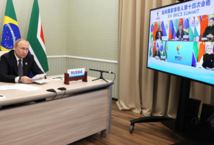 Власти ЮАР заявили, что не будут задерживать Владимира Путина по ордеру МУС