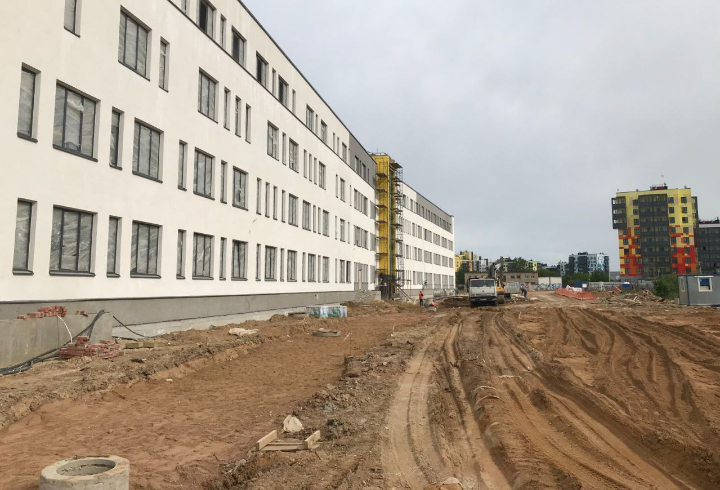 В строительном комитете Ленобласти рассказали о ходе возведения школ в Гатчине