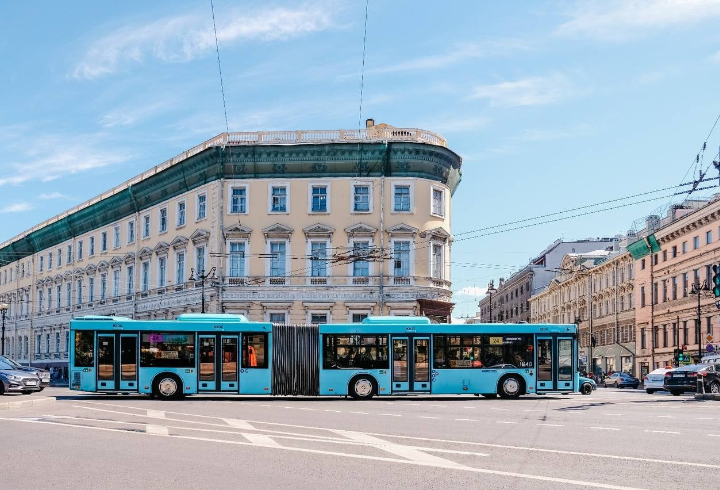 В Петербурге приостанавливают эксплуатацию лазурных автобусов Volgabus