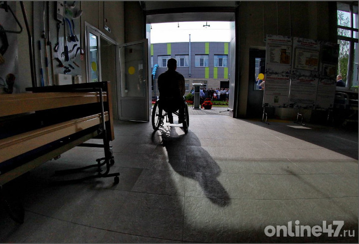 «Поможем на 100%»: Александр Дрозденко поручил решить вопрос с доступной средой для инвалида в Киришах