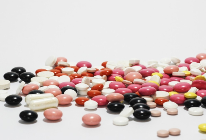 Кабмин заморозил цены на ряд жизненно важных лекарств до 2025 года