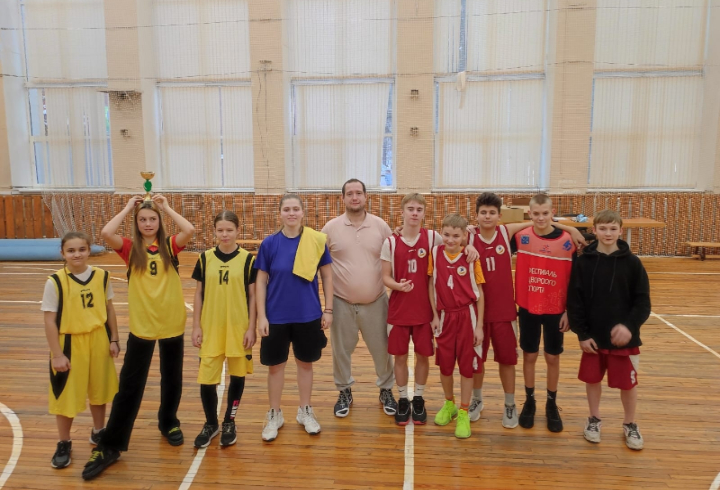 Сосновоборские баскетболисты заняли пятое место на Первенстве России