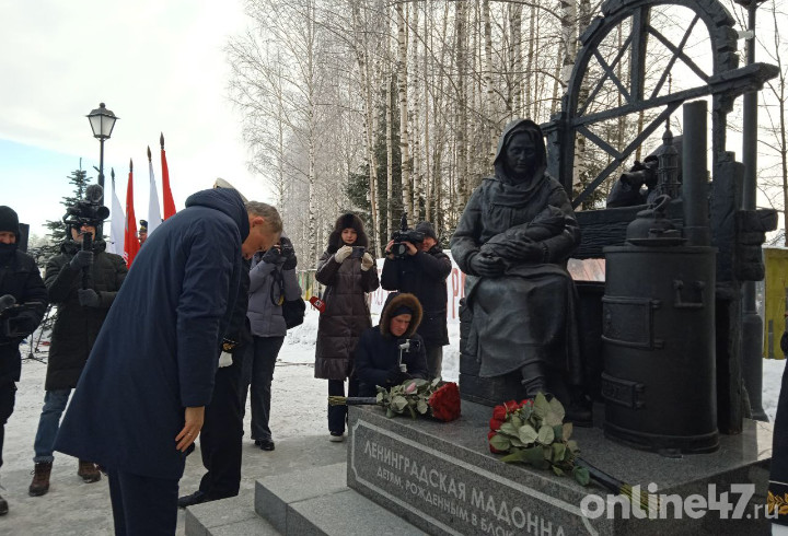 Александр Дрозденко участвует в торжественном открытии мемориала «Ленинградская Мадонна»