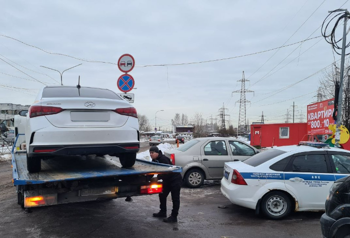 Во Всеволожском и Гатчинском районах прошли рейды по поиску нелегальных таксистов