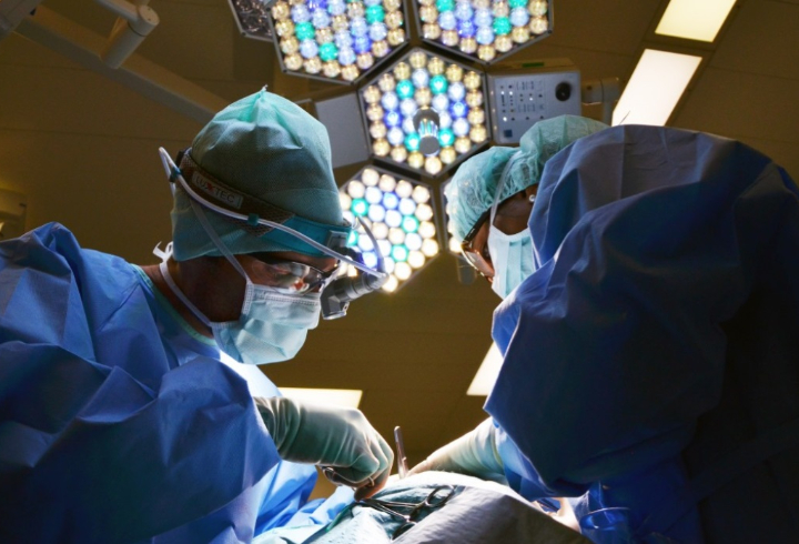 В Петербурге врачи 10 часов оперировали ребенка, засунувшего руку в блендер
