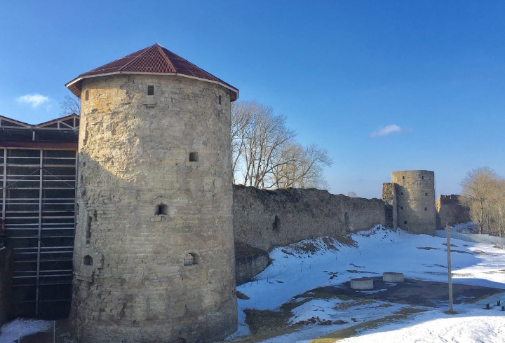 Копорскую крепость в солнечный день запечатлели фотографы Ленобласти