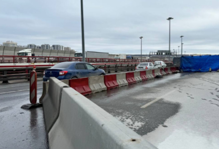 До конца марта дорожники планируют отремонтировать деформационный шов на вантовом мосту КАД