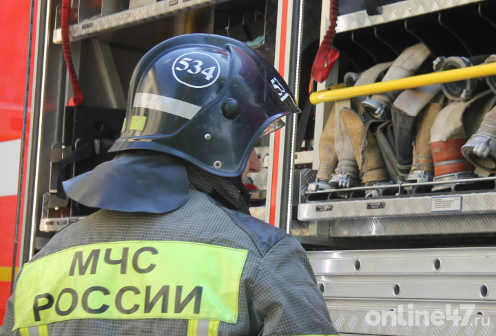 Четыре пожара потушили сотрудники МЧС Ленобласти за сутки воскресенья