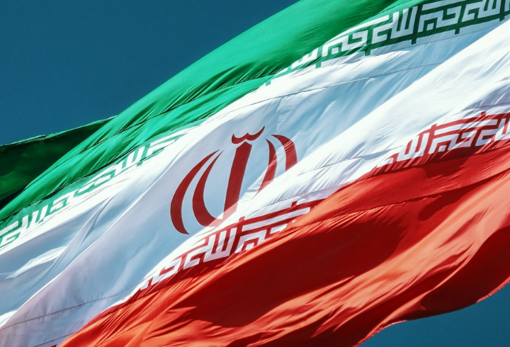 СМИ: Иран захватил в Ормузском проливе связанный с Израилем сухогруз
