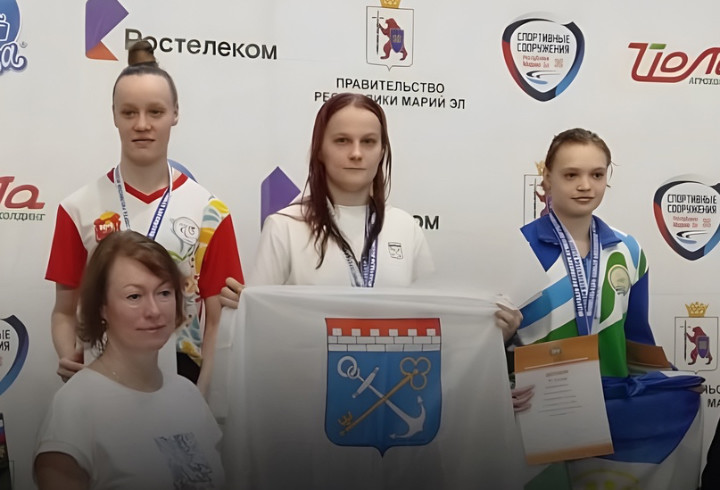 Спортсменка из Ленобласти завоевала золото на чемпионате России по плаванию ЛИН