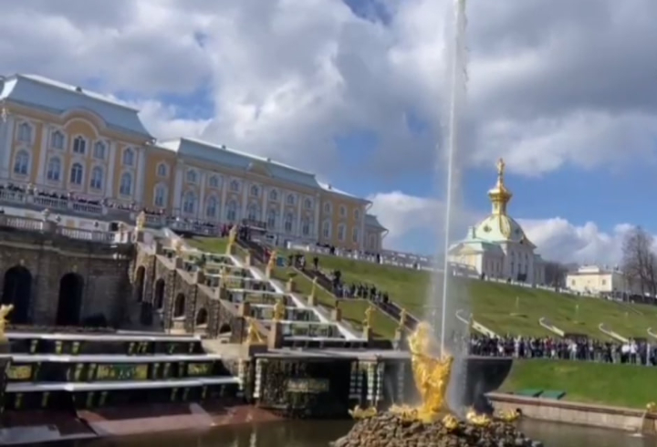 В Петергофе открыли сезон фонтанов 2024 года