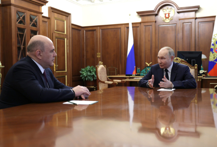 Путин провел встречу с Мишустиным перед рассмотрением кандидатуры на пост премьера