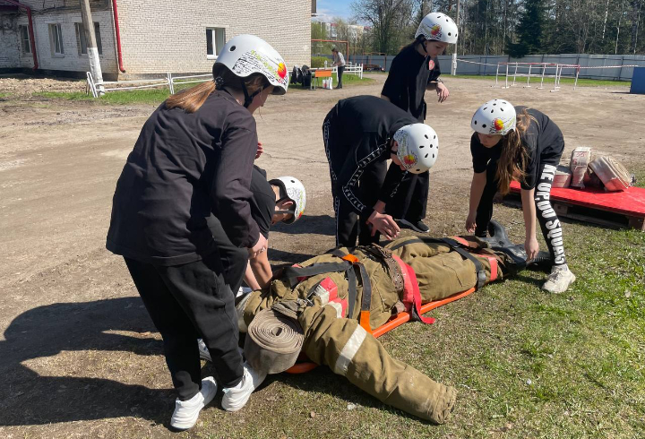 Ежегодные соревнования по пожарно-прикладному спорту среди дружин юных пожарных прошли в Ленобласти