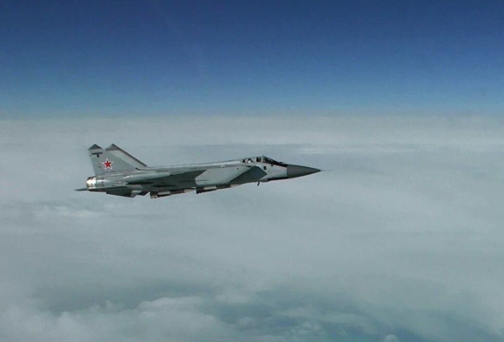 Российский МиГ-31 подняли в воздух из-за приблизившегося к границе самолета ВВС Норвегии