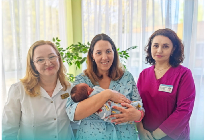 Врачи Всеволожской больницы спасли пациентку на поздних сроках беременности