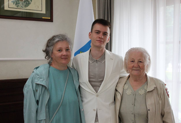 Житель Ленобласти отправился на СВО, вдохновившись примером своей бабушки-блокадницы