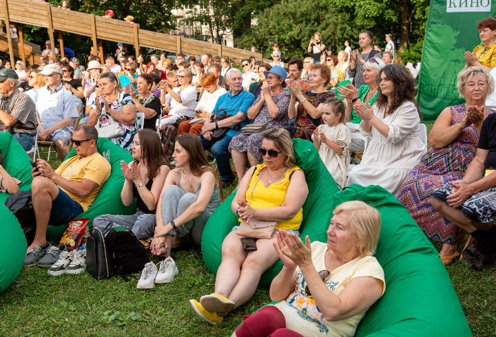 Гатчина приглашает жителей и гостей города на бесплатную киносубботу в Приоратском парке