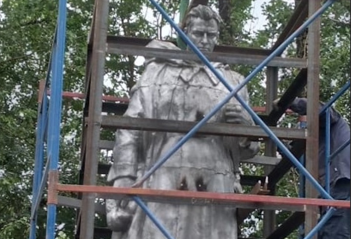 Начались работы по реставрации мемориала в Войсковицах