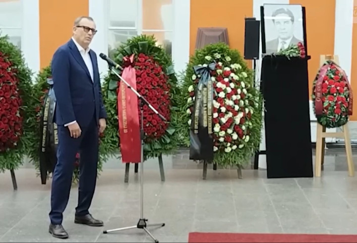 Александр Дрозденко на прощании с Владимиром Ходыревым: Он был примером для всех нас