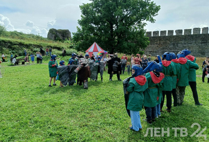 В Ивангороде проходит фестиваль «Былины и богатыри»