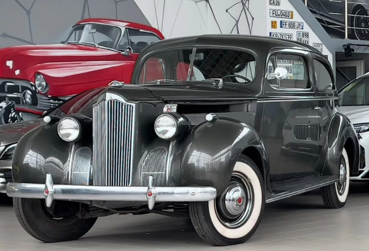 В Санкт-Петербурге выставили на продажу раритетный Packard 110