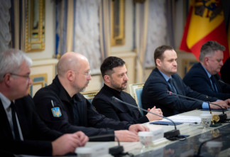 Зеленский надеется сфальсифицировать свою победу: политолог Шаповалов о возможных итогах выборов главы Украины в 2026 году