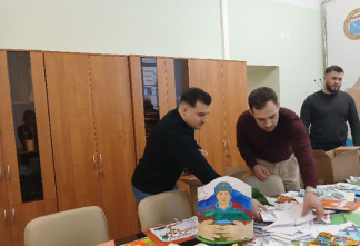 Более 2,5 тысяч детских писем и открыток из Ленобласти отправят в зону СВО ко Дню защитника Отечества