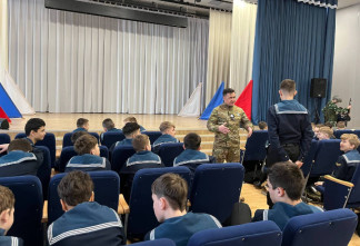 Ветеран СВО провел урок мужества в школе №1 Шлиссельбурга