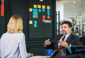 В России такой фокус не работает: адвокат Юкша об увольнении за нытье, ворчанье и перебои с интернетом