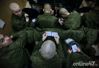 Электронные повестки и год на решение: как в Ленобласти проходит весенний призыв на военную службу