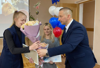 Ветераны СВО и их семьи получили дипломы грумеров в Кировске