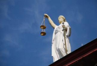Верховный суд внес в Госдуму законопроект о сокращении сроков за покупку наркотиков