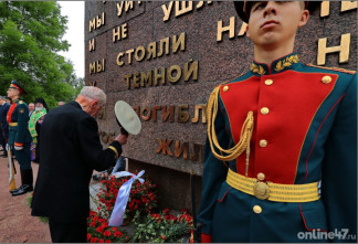 Не оставить один на один: как в Ленобласти работает социальная поддержка ветеранов Великой Отечественной и участников СВО