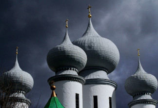 Молодёжь едет в монастыри: зачем зумеры меняют соцсети на паломничество и трудничество