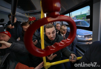 Александр Дрозденко поручил разобраться с резким скачком цен на автобусном маршруте Кингисепп — Петербург