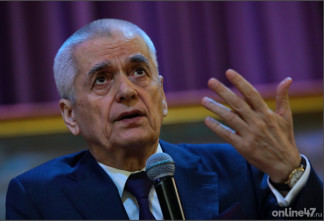Онищенко считает, что от нормы 15-минутного приема у врачей стоит отказаться