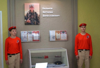 Стену памяти в честь погибшего выпускника открыли в Янгельской школе