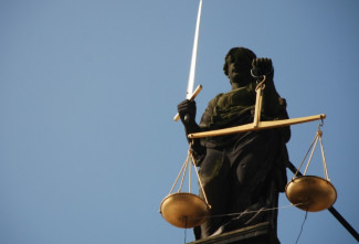 Суд в Петербурге зарегистрировал новый иск к организатору концерта Канье Уэста