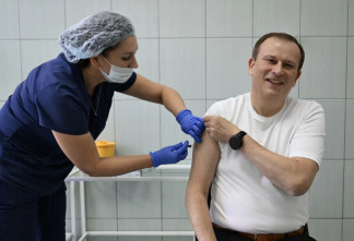 Александр Дрозденко призвал жителей Ленобласти сделать прививку от гриппа