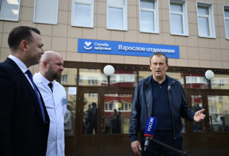 «Жить долго и счастливо»: Александр Дрозденко рассказал о поддержке долгожителей в Ленобласти
